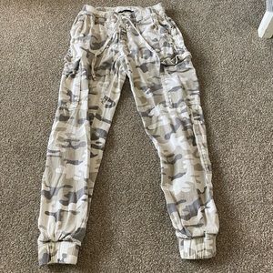 White Camo Jeans US S